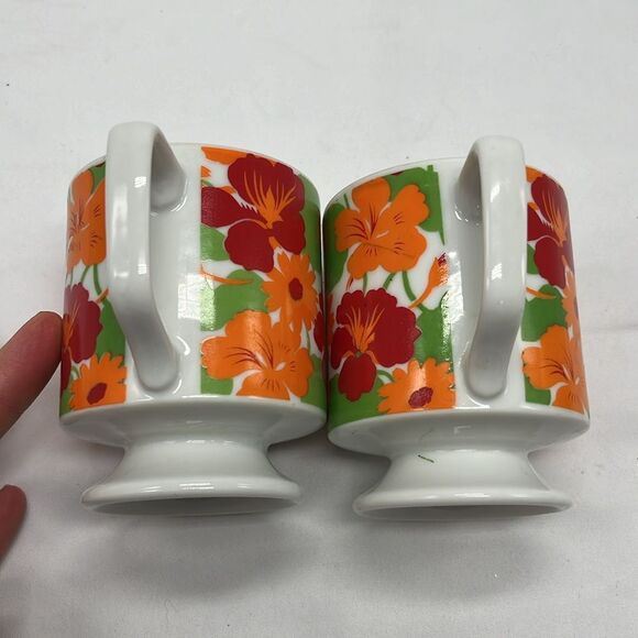 Pair of Vintage Bright Floral Footed Mugs - Picture 2 of 6